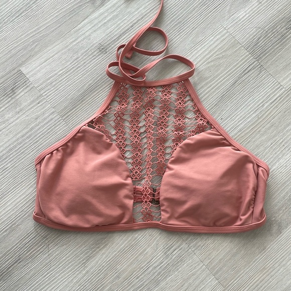 Beautiful shell swimsuit top Small - Picture 2 of 5